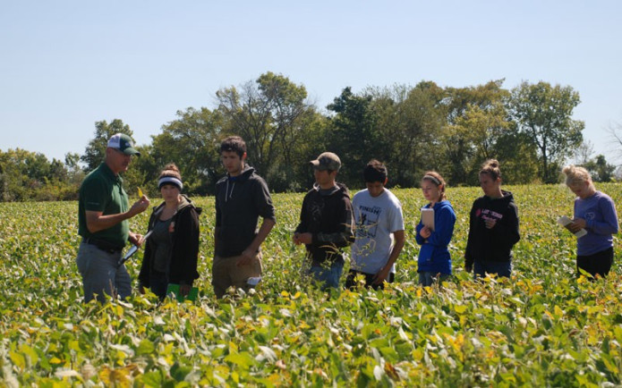 Visit of our agriculture class to the farm fields.