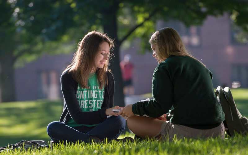 HU students studying outdoors.